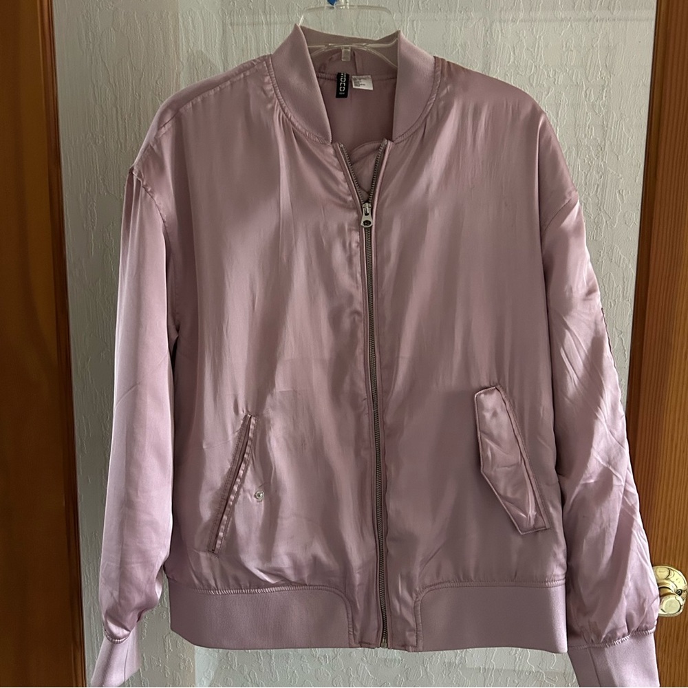Silky, lightweight mauve bomber jacket!